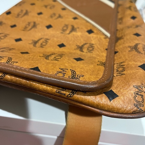 MCM COGNAC VISETOS MESSENGER BAG - Picture 8 of 16